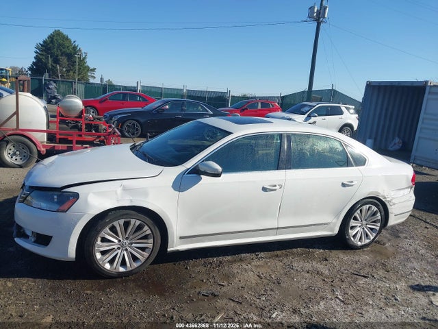 2015 Volkswagen Passat 1.8t Se მანქანა იყიდება აუქციონზე, vin: 1VWBS7A33FC030330, აუქციონის ნომერი: 43662868