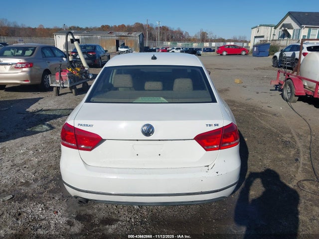 2015 Volkswagen Passat 1.8t Se მანქანა იყიდება აუქციონზე, vin: 1VWBS7A33FC030330, აუქციონის ნომერი: 43662868