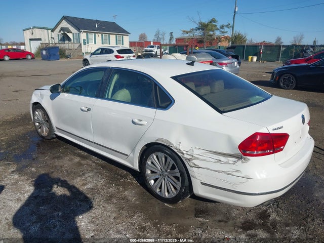 2015 Volkswagen Passat 1.8t Se მანქანა იყიდება აუქციონზე, vin: 1VWBS7A33FC030330, აუქციონის ნომერი: 43662868
