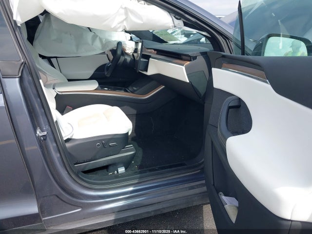 2023 TESLA MODEL X 7SAXCAE55PF365093 Photo 4