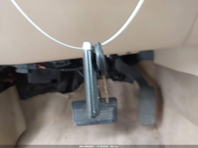 2011 CADILLAC ESCALADE 1GYS4AEF3BR373123 Photo 10