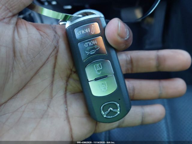 2018 MAZDA MAZDA6 JM1GL1VM7J1301772 Photo 10