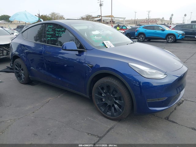 2025 TESLA MODEL Y 7SAYGDED7SF309635 Photo 0
