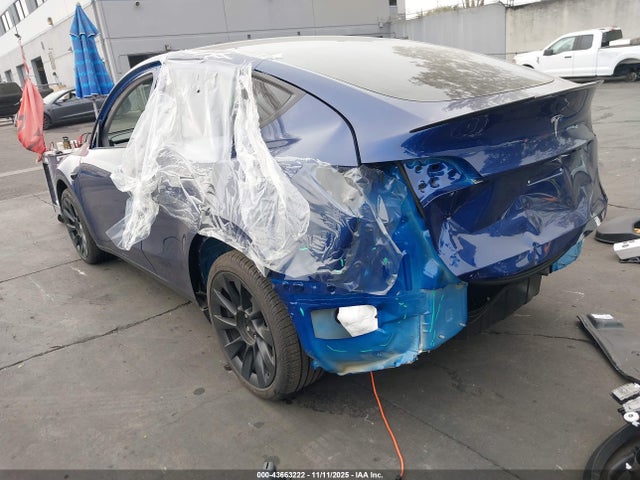 2025 TESLA MODEL Y 7SAYGDED7SF309635 Photo 2