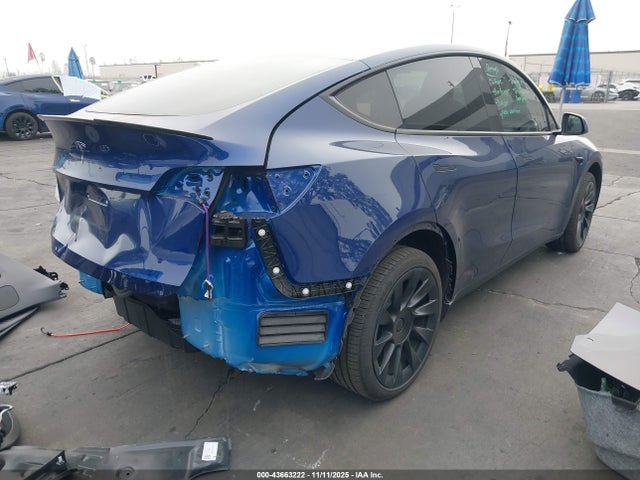 2025 TESLA MODEL Y 7SAYGDED7SF309635 Photo 3