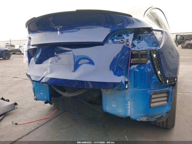 2025 TESLA MODEL Y 7SAYGDED7SF309635 Photo 5