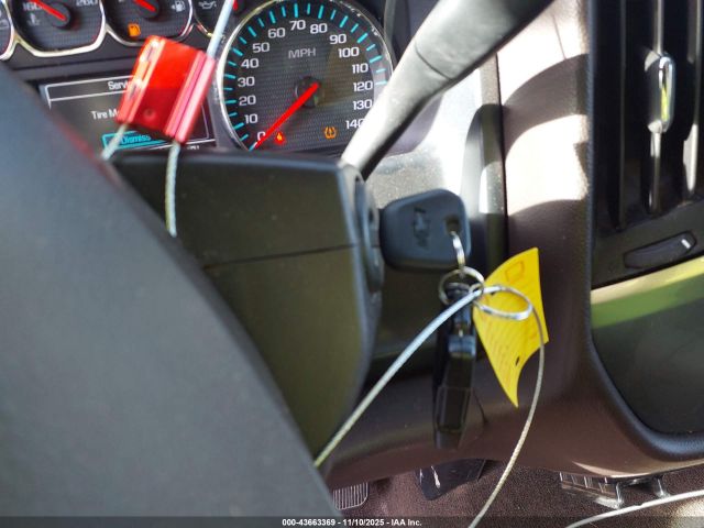 2017 CHEVROLET SILVERADO 1500 3GCUKREC1HG107987 Photo 10