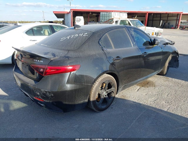 2017 ALFA ROMEO GIULIA ZARFAEBN2H7547342 Photo 3