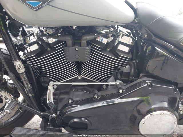 2025 HARLEY-DAVIDSON FLHC 1HD1YA910SB017305 Photo 8