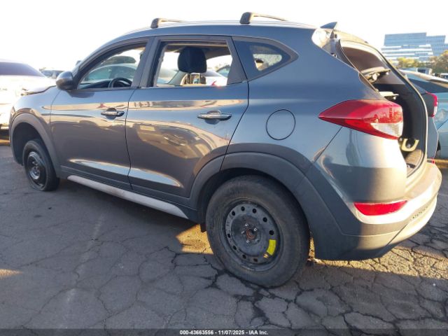 2018 HYUNDAI TUCSON KM8J33A43JU751906 Photo 2