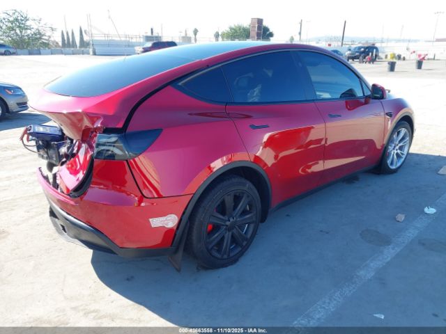 2024 TESLA MODEL Y 7SAYGDEE6RF064717 Photo 3