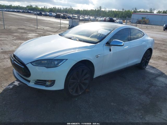 2014 TESLA MODEL S 5YJSA1H10EFP65226 Photo 1