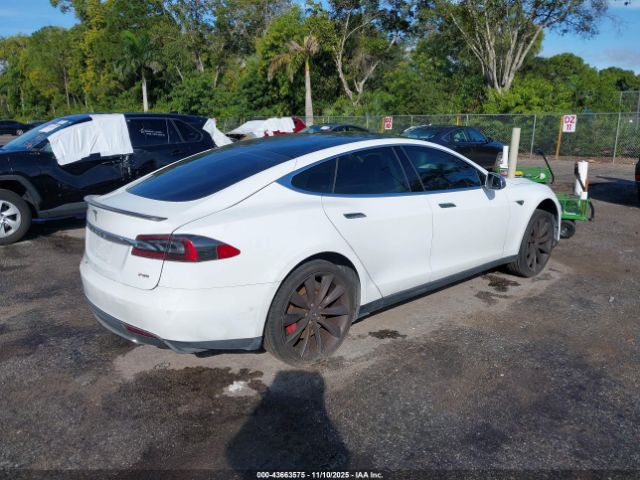 2014 TESLA MODEL S 5YJSA1H10EFP65226 Photo 3