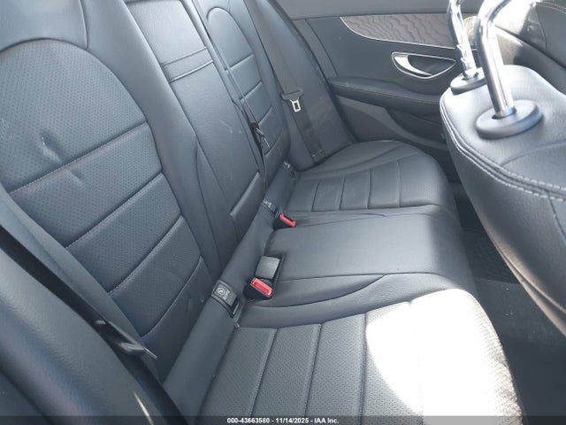 43663580 :رقم المزاد ، 55SWF4KB4HU186541 vin ، 2017 Mercedes-benz C 300 4matic مزاد بيع