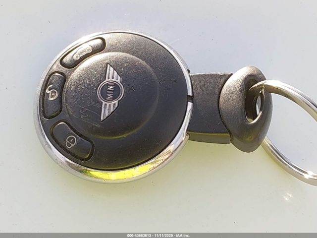 2011 MINI COOPER S WMWSV3C50BTY16238 Photo 10