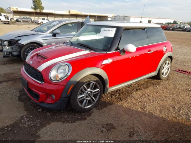 2011 MINI COOPER S WMWSV3C50BTY16238 Photo 1