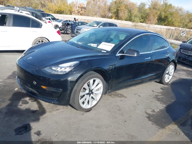 2018 TESLA MODEL 3 5YJ3E1EB3JF100272 Photo 1