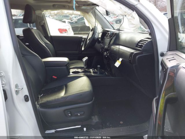 2024 TOYOTA 4RUNNER JTERU5JR3R6293291 Photo 4