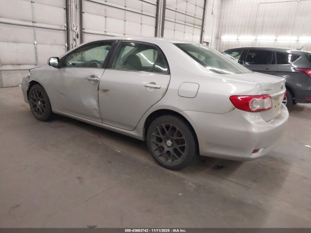 2013 TOYOTA COROLLA 2T1BU4EE8DC077039 Photo 2