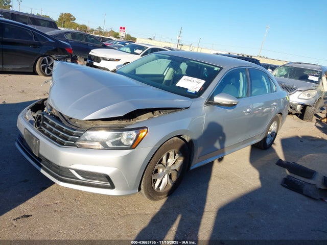 2016 Volkswagen Passat 1.8t S მანქანა იყიდება აუქციონზე, vin: 1VWAS7A35GC033856, აუქციონის ნომერი: 43663795
