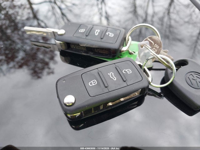 2015 VOLKSWAGEN EOS WVWFW8AH0FV003052 Photo 10