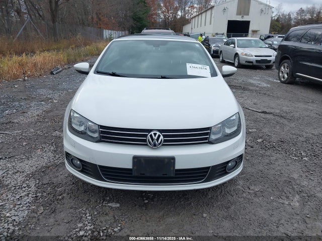 43663858 :رقم المزاد ، WVWFW8AH0FV003052 vin ، 2015 Volkswagen Eos Executive Edition مزاد بيع