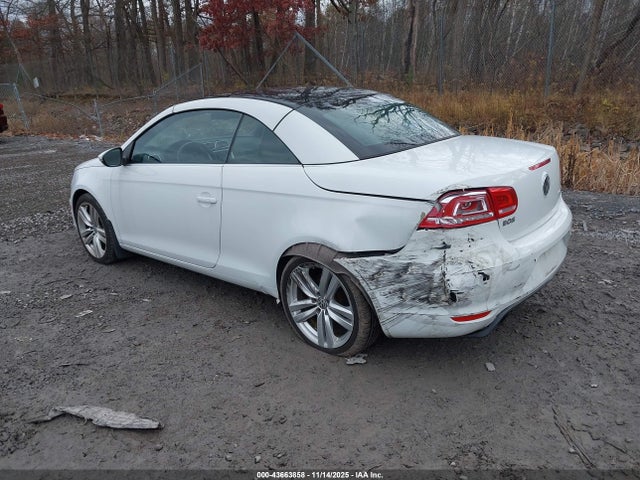 2015 VOLKSWAGEN EOS WVWFW8AH0FV003052 Photo 2
