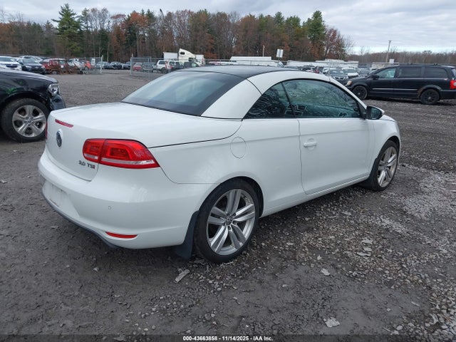 2015 VOLKSWAGEN EOS WVWFW8AH0FV003052 Photo 3