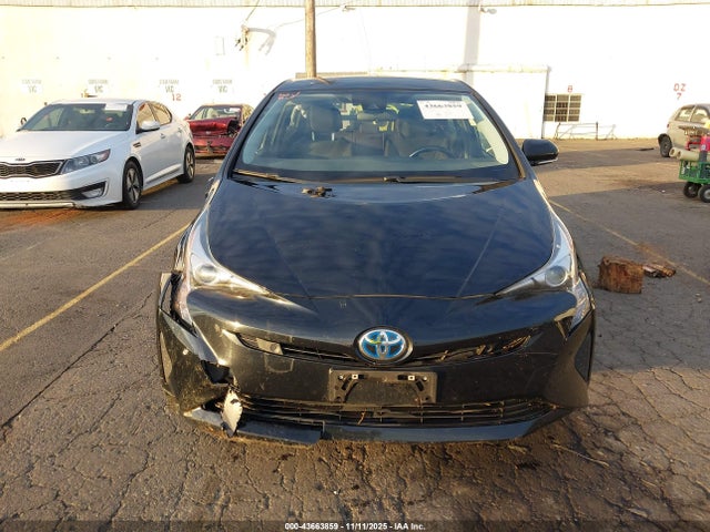 JTDKARFU8H3044567 Toyota Prius Three