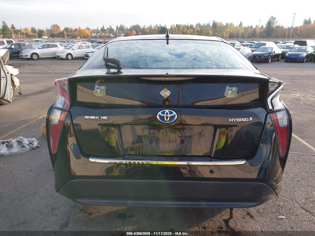 JTDKARFU8H3044567 Toyota Prius Three