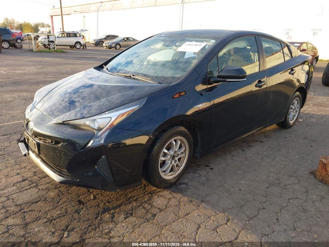 JTDKARFU8H3044567 Toyota Prius Three