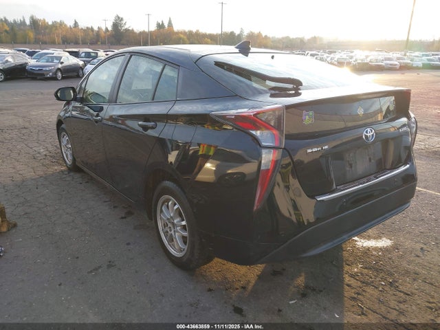JTDKARFU8H3044567 Toyota Prius Three