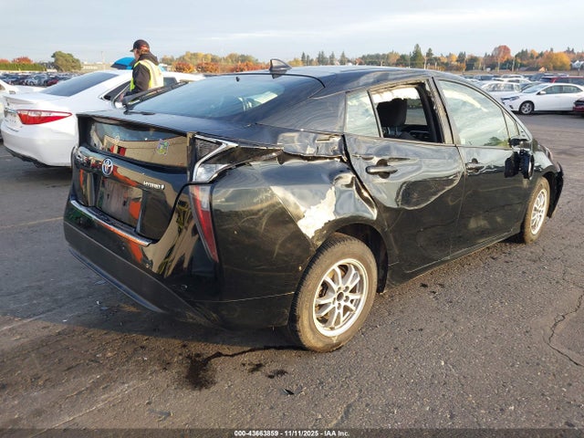 JTDKARFU8H3044567 Toyota Prius Three