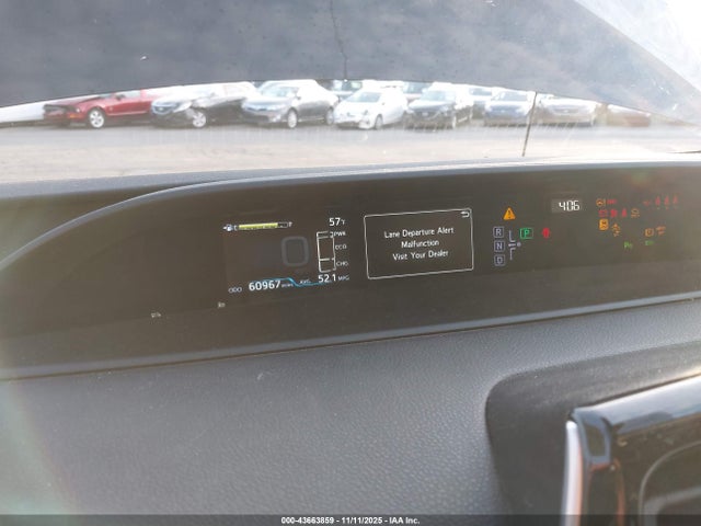 JTDKARFU8H3044567 Toyota Prius Three