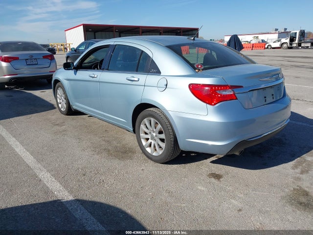2012 CHRYSLER 200 1C3CCBBG7CN189655 Photo 2