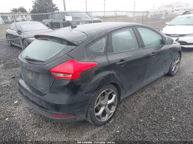 1FADP3K20GL388228 Ford FOCUS SE