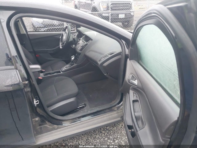 1FADP3K20GL388228 Ford FOCUS SE