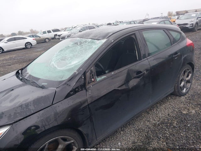 1FADP3K20GL388228 Ford FOCUS SE