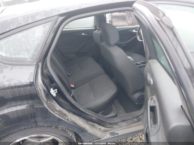 1FADP3K20GL388228 Ford FOCUS SE