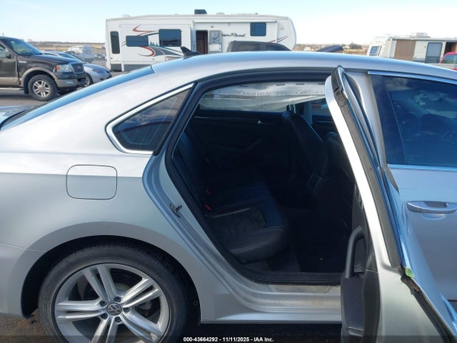 Продажа на аукционе авто 2014 Volkswagen Passat 2.0l Tdi Sel Premium, vin: 1VWCN7A34EC069499, номер лота: 43664292