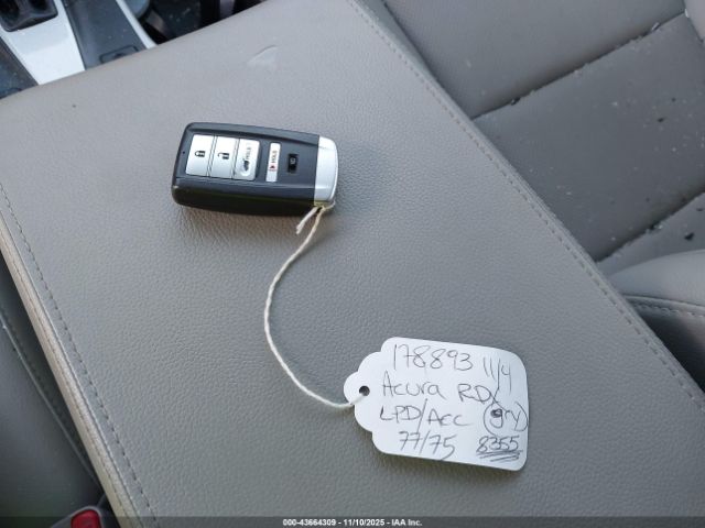 2017 ACURA RDX 5J8TB3H59HL018355 Photo 10