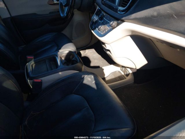 2018 CHRYSLER PACIFICA 2C4RC1BG9JR119610 Photo 4