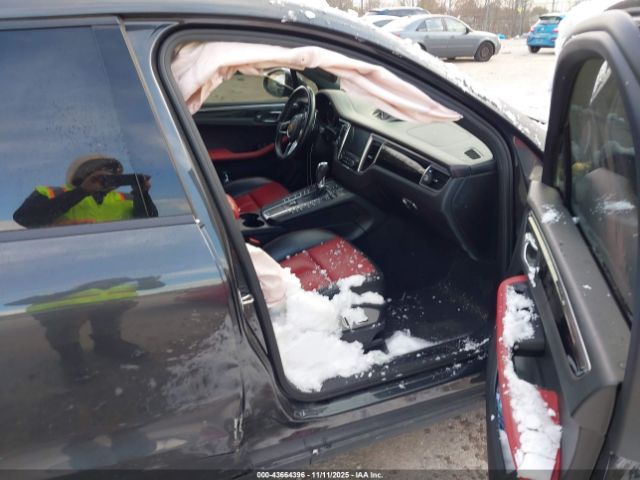 2018 PORSCHE MACAN WP1AA2A56JLB05163 Photo 4