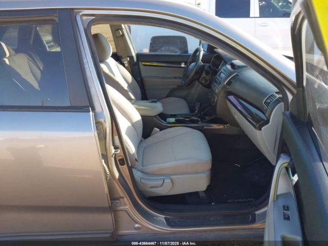 2014 KIA SORENTO 5XYKT3A67EG477398 Photo 4