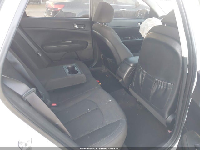 KNAGT4L33H5157360 KIA Optima Lx