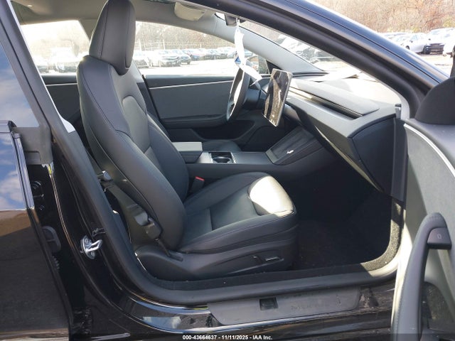 2025 TESLA MODEL 3 5YJ3E1EA3SF062602 Photo 4
