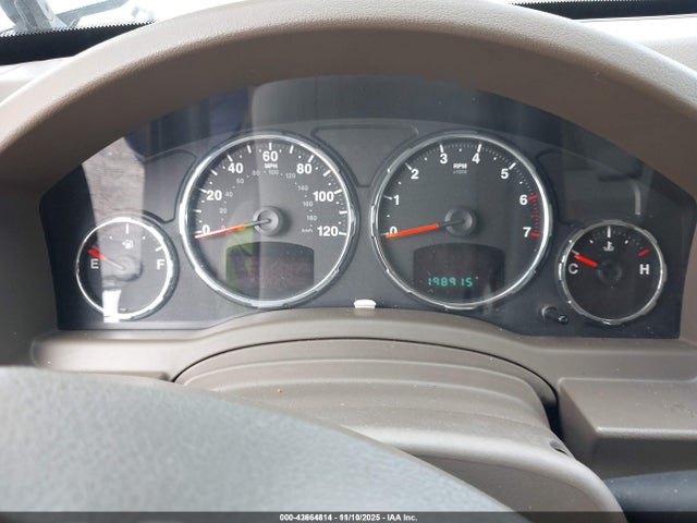 43664814 :رقم المزاد ، 1J4PP2GK8AW102801 vin ، 2010 Jeep Liberty Sport مزاد بيع