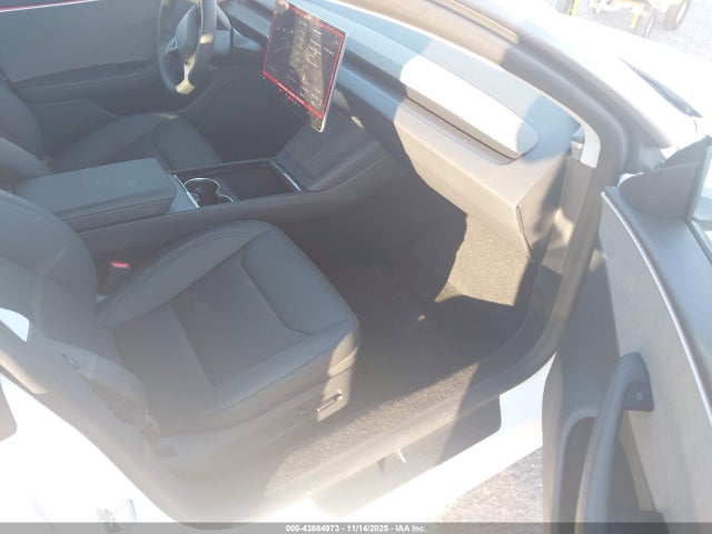 2025 TESLA MODEL 3 5YJ3E1EA3SF073311 Photo 4