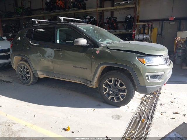 2019 JEEP COMPASS 3C4NJDDB4KT679640 Photo 0