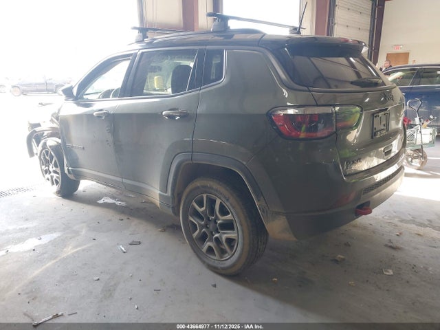 2019 JEEP COMPASS 3C4NJDDB4KT679640 Photo 2